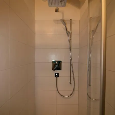 Belmont Penthouse 아파트 *