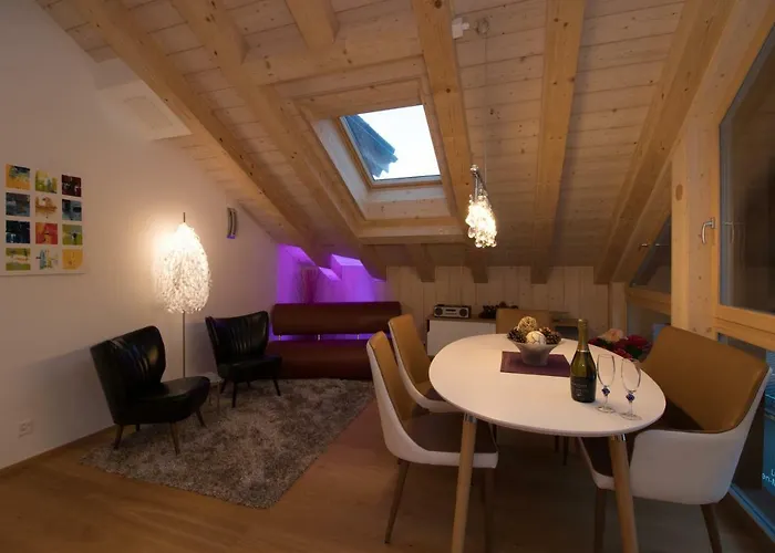 Belmont Penthouse شقة